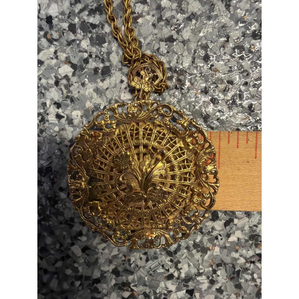 Vintage Gold Tone Filigree Locket Necklace Ornate Floral Sunburst Openwork